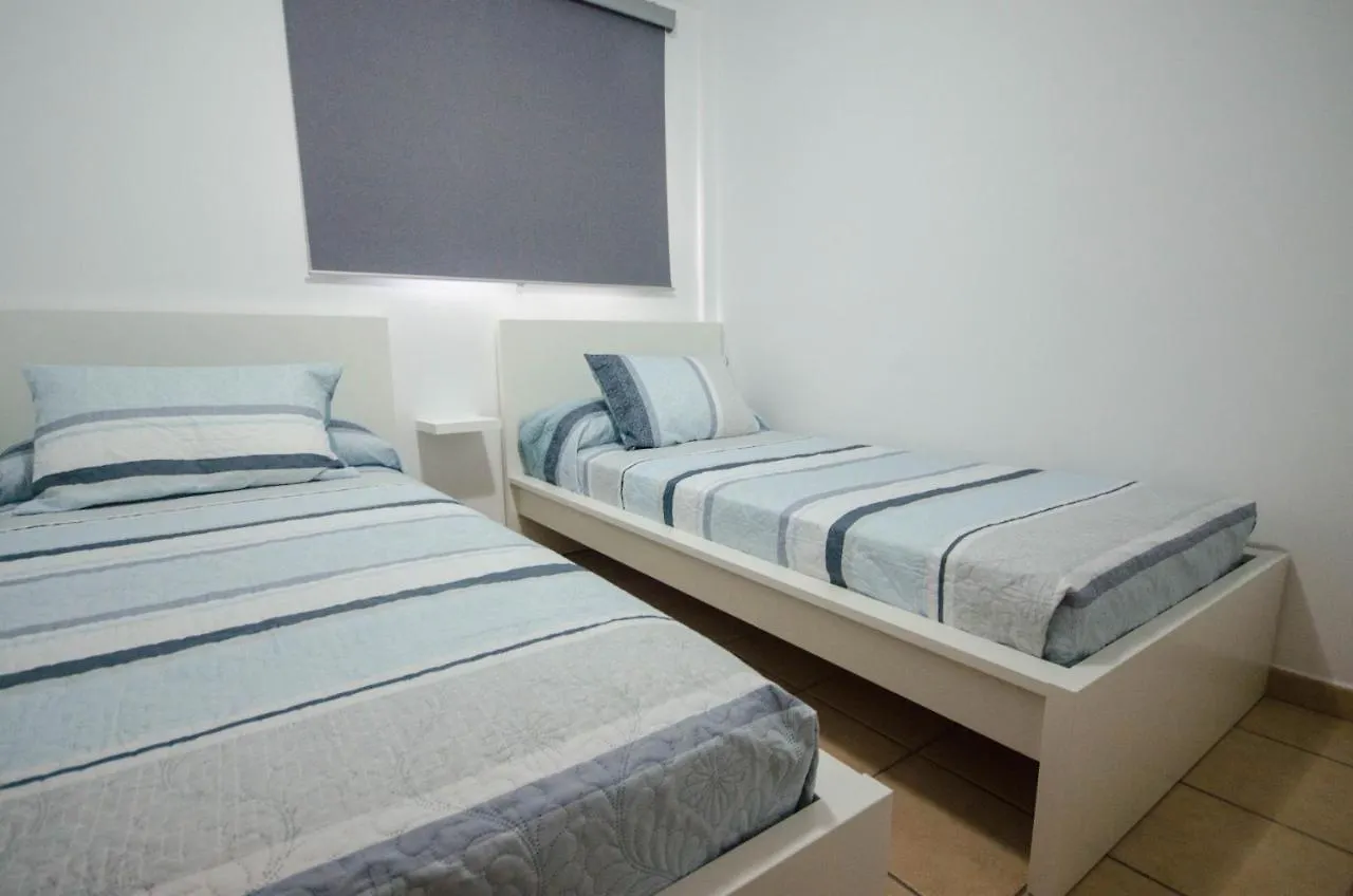 Апартаменты Apartement El Pescador-Where Art And Beach Meet Эстепона